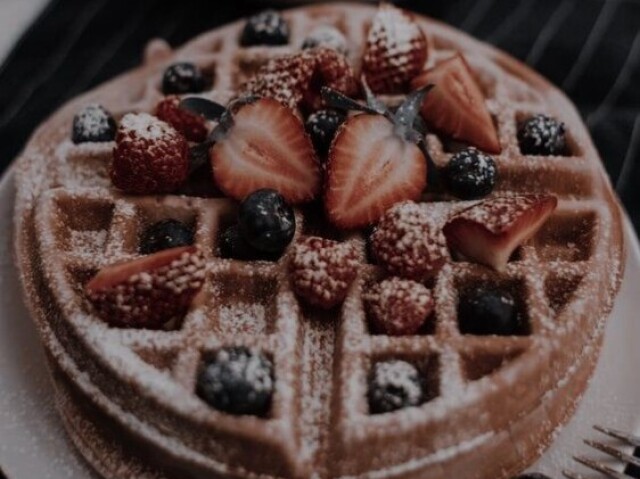 Waffle com frutas vermelhas