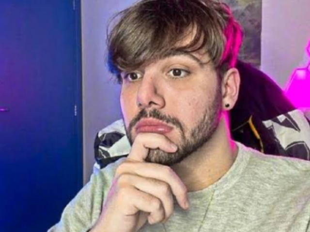 O T3ddy colocou uma câmera em min