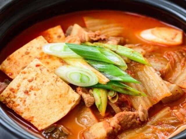 Kimchi jjigae