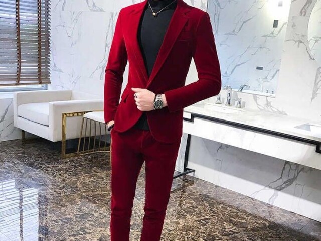 Um terno vermelho