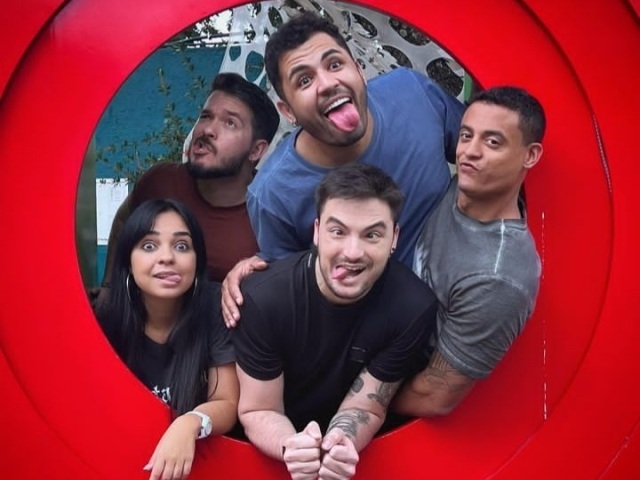 Felipe,Bruno,Samantha,Victor e Marcel