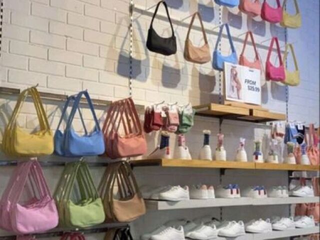 Shopping aesthetic