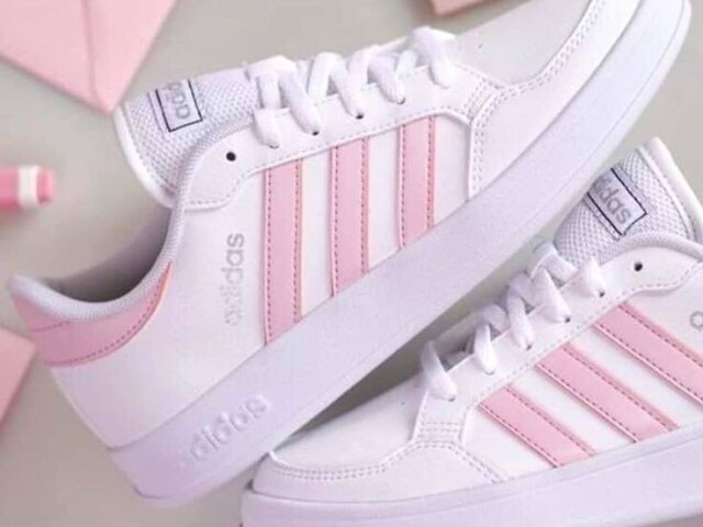 Adidasπ