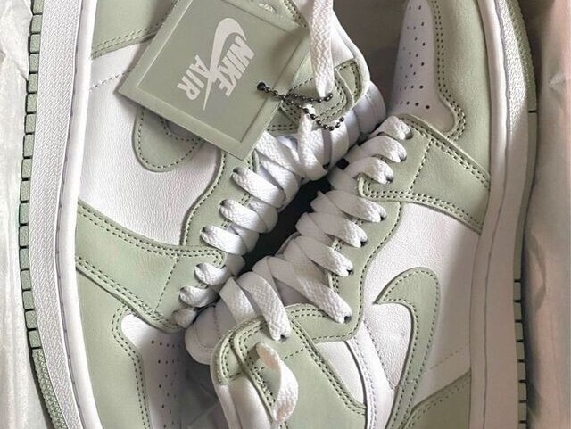 Nike π