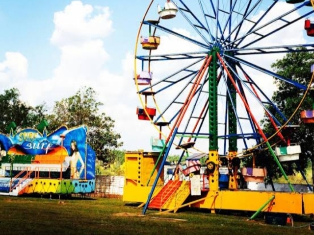 Em um parque de diversões