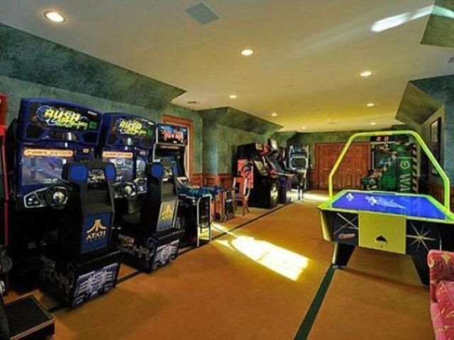 Não vou querer sala de jogos ಠᴥಠಠ‿ಠ