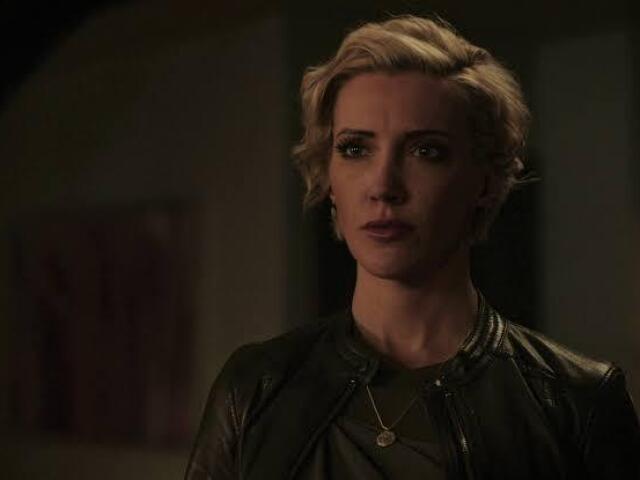 Você é a Laurel Lance da Terra-2!