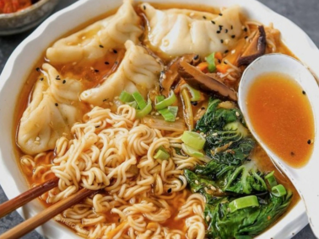 Eu achava que ramen era cumida japonesa mas na vdd é comida chinesa