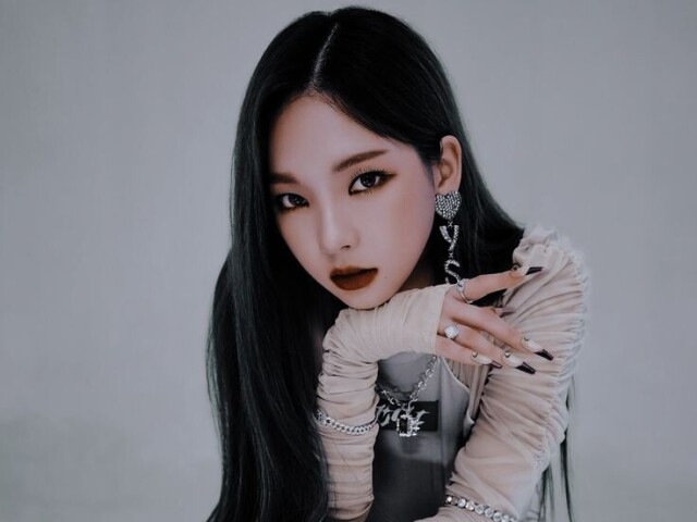 -`ʚ Karina ɞ´-