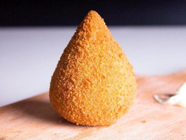 Coxinha de frango.