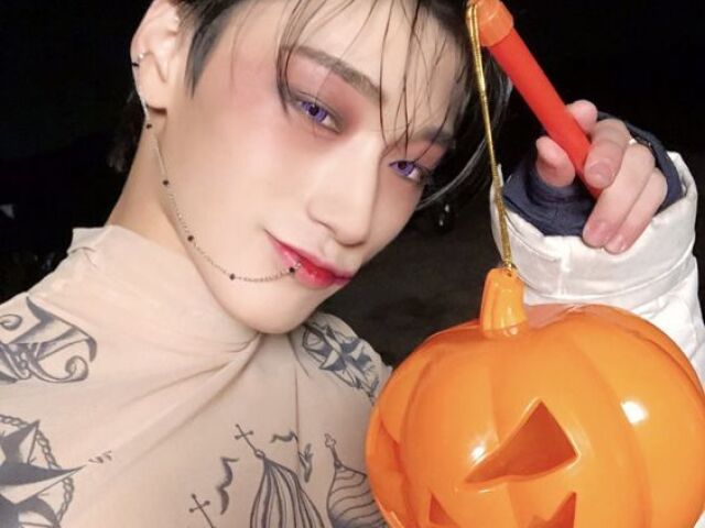 @ | Ir em uma festa de Halloween com o San (ATEEZ).