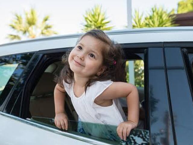 De carro com a mamãe