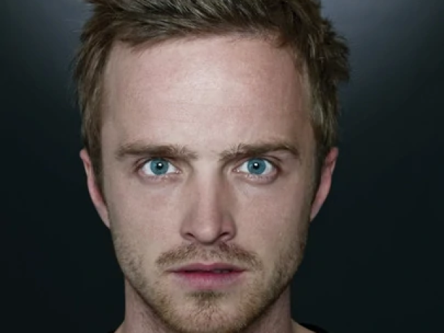 Por meio de Jesse Pinkman.