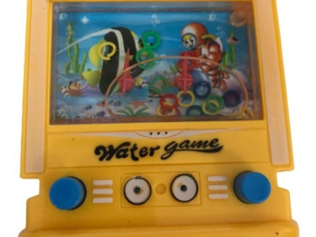Aquário com jogo de argolas