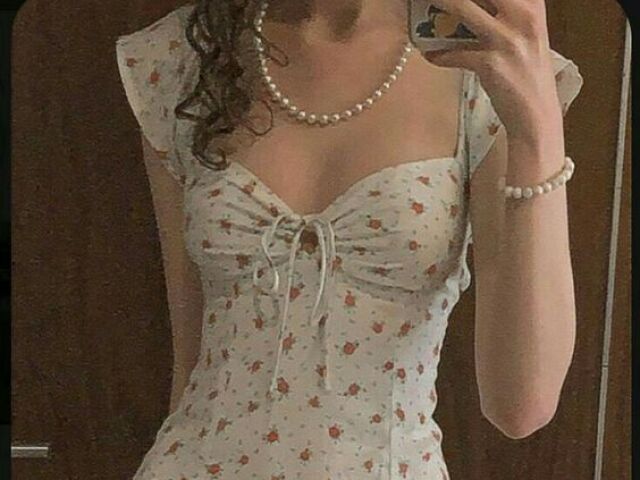 🍎Um vestido🍎