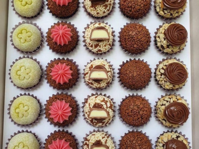 Brigadeiros de vários sabores 👌