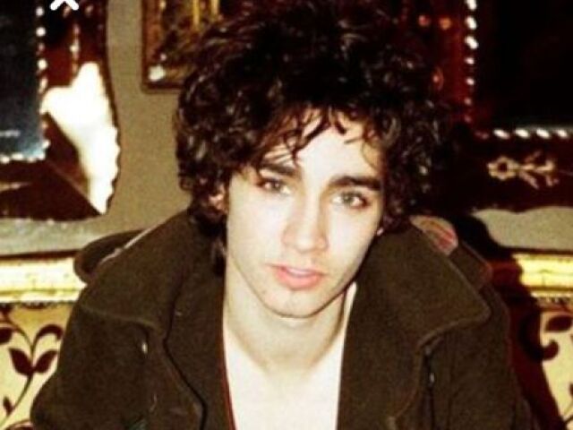 Robert Sheehan