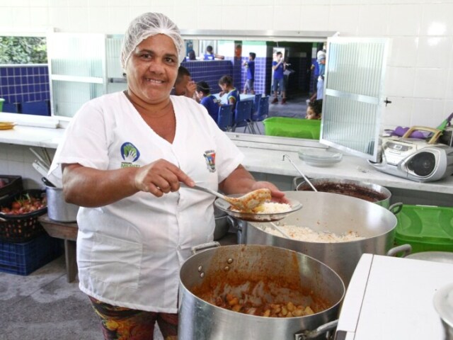 Cozinheira de mão-cheia