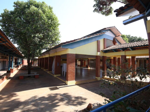 Escola mal falada