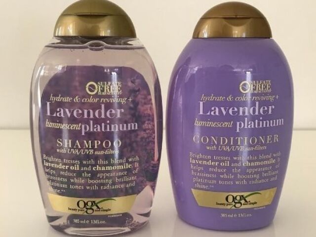 Esse da OGX de lavanda para ficar cheirosa.