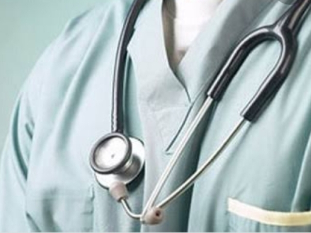 Médico (a)