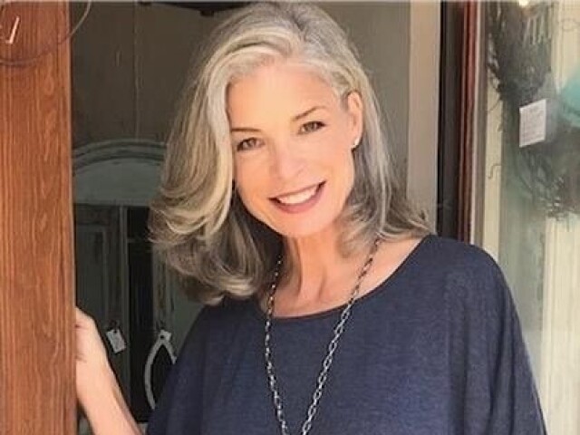 maria, 54 anos