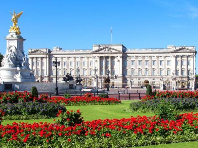 Buckingham Palace - it has the largest private garden in London