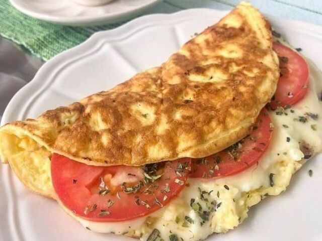 panqueca, tomate, orégano e queijo