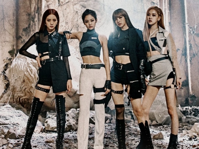 Lisa ( 25 ) Rosé ( 25 )
Jennie ( 26 ) Jisoo ( 27 )