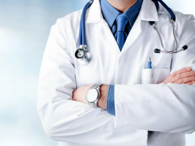 Médico(a)