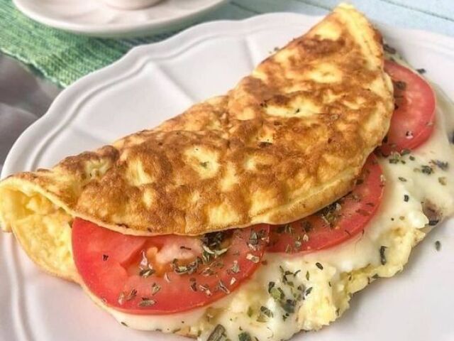 omelete com tomate, queijo, ovo e orégano ;)