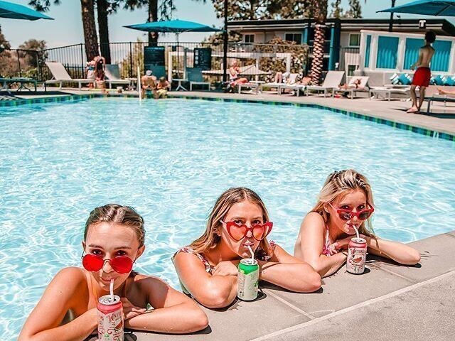 Monte sua festa na piscina!