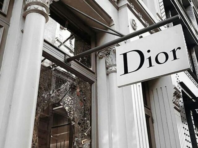 Dior®.