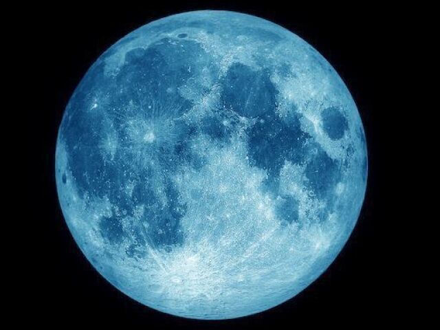 Lua azul de Fevereiro💙☁️