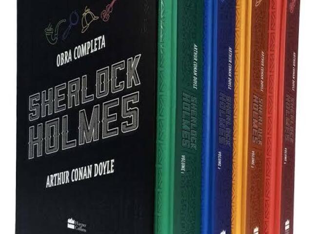 Mistério (indico Sherlock Holmes)leitura difícil porém muito bom!!🙃