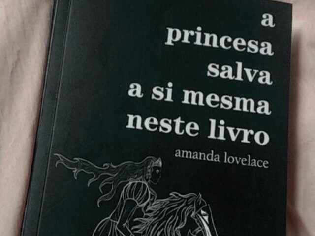 A princesa salva a si mesmo neste livro