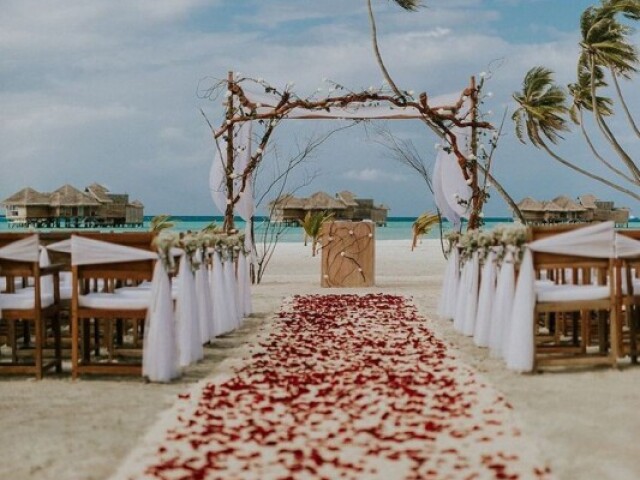 Na praia onde tudo começou!🏖️💍