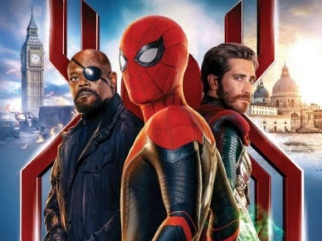 Homem-aranha longe de casa