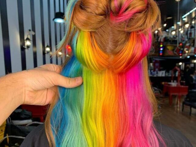cabelo pintado
(você escolhe a cor)