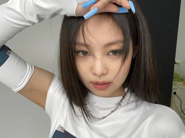 JENNIE-🥛