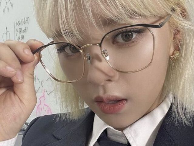 - Jeongyeon!