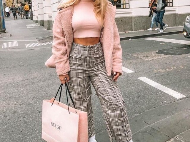 Cropped e calça (formal estiloso e rosa)