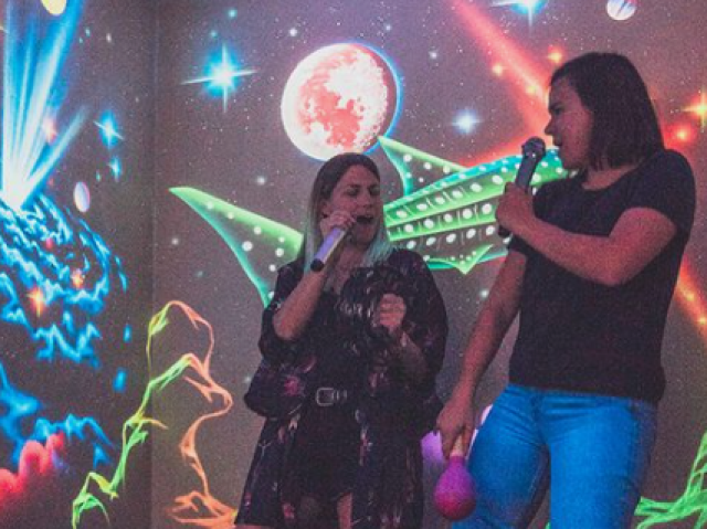 festa com karaoke