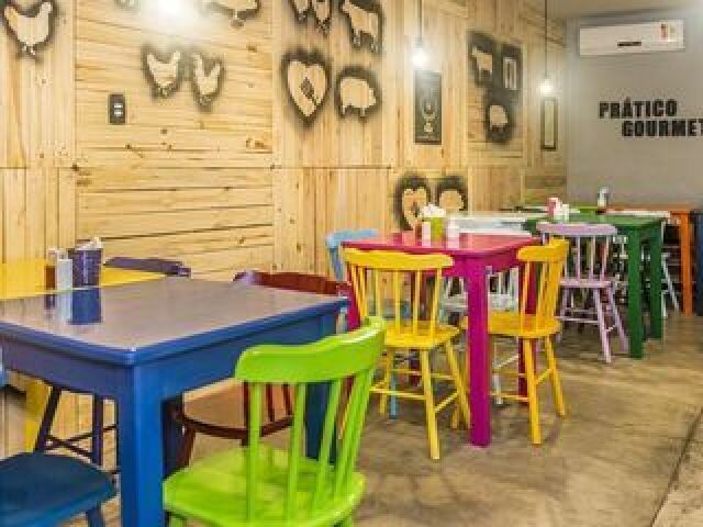 Cafeteria colorida