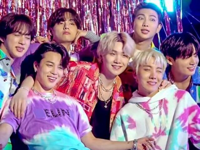 Você consegue adivinhar o membro do BTS pela foto?