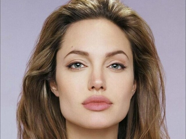 Angelina Jolie