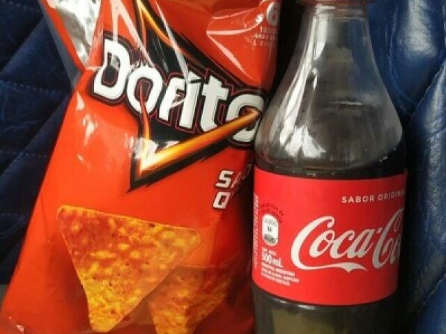 Coca com doritos