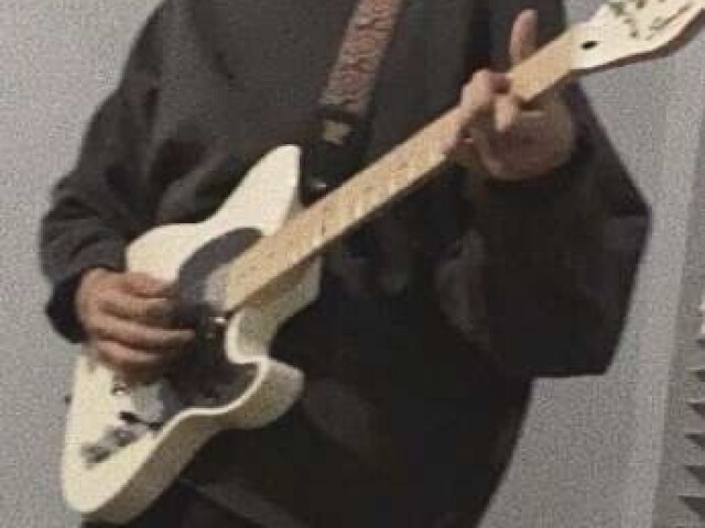 2
Tocar o guitarra 🎸