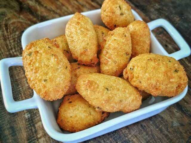 Bolinho de Arroz.