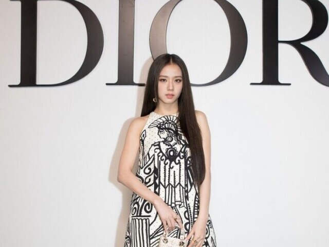 Dior (Jisoo)